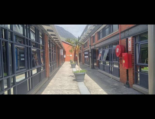 BUSINESS PROPERTY TO RENT IN MOWBRAY